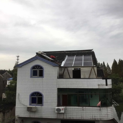 小瓦換新顏，光伏屋頂防水還產(chǎn)金錢(qián)